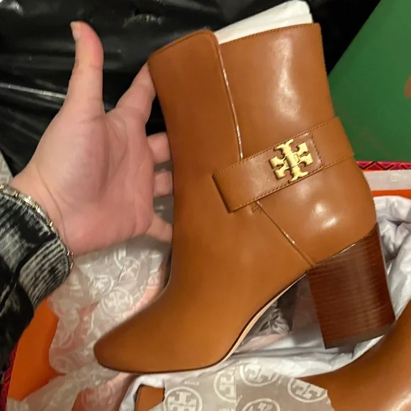 NWT Tory Burch Brown Leather Heeled Boots - Picture 2 of 5